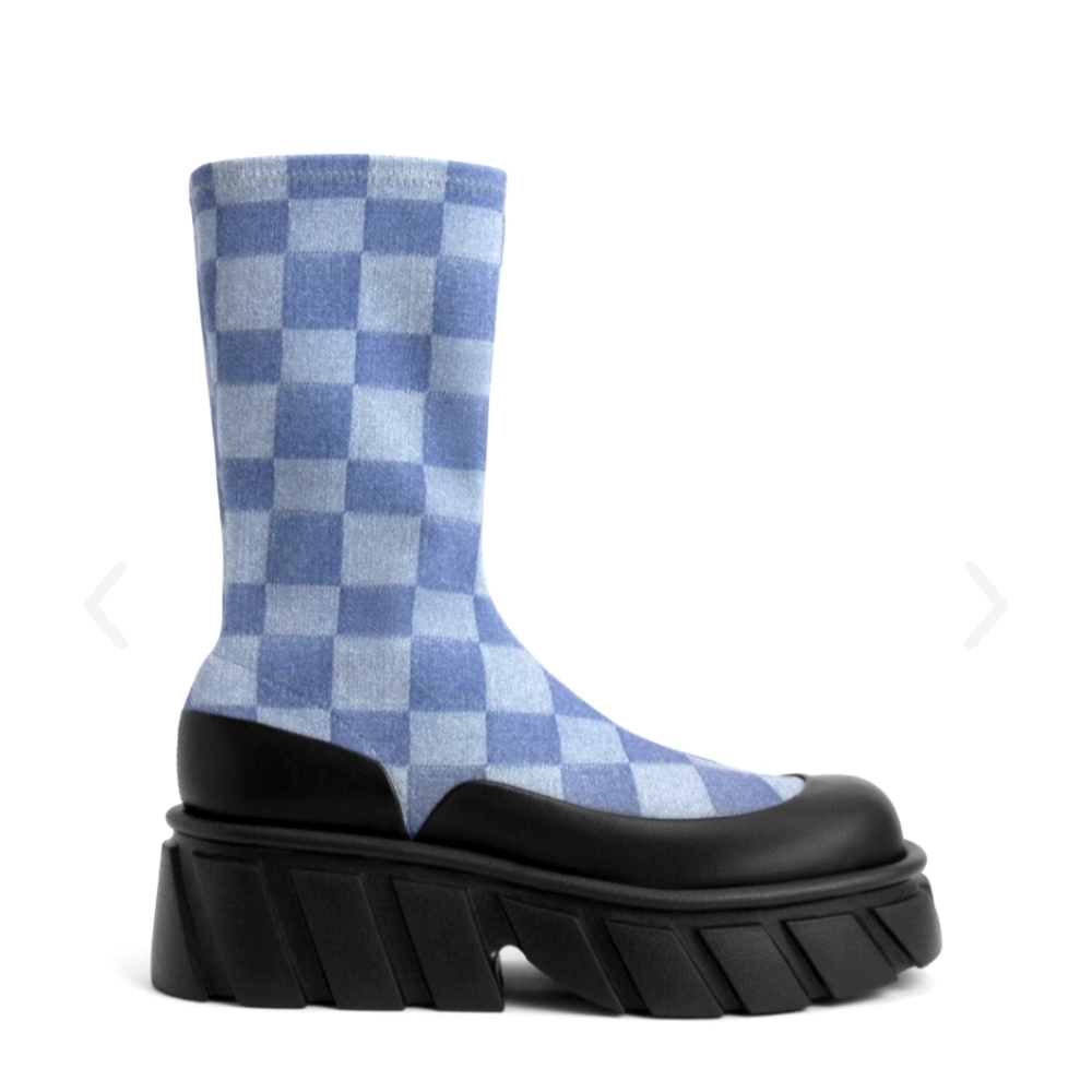 BNWB Charles and Keith platform boots